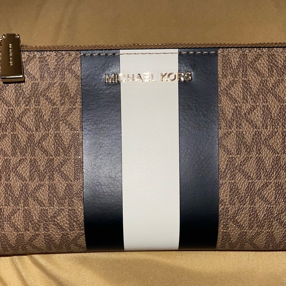 Michael Kors Large Double Zip Wallet / Wristlet with Blk/Wht Color Block - Picture 14 of 16